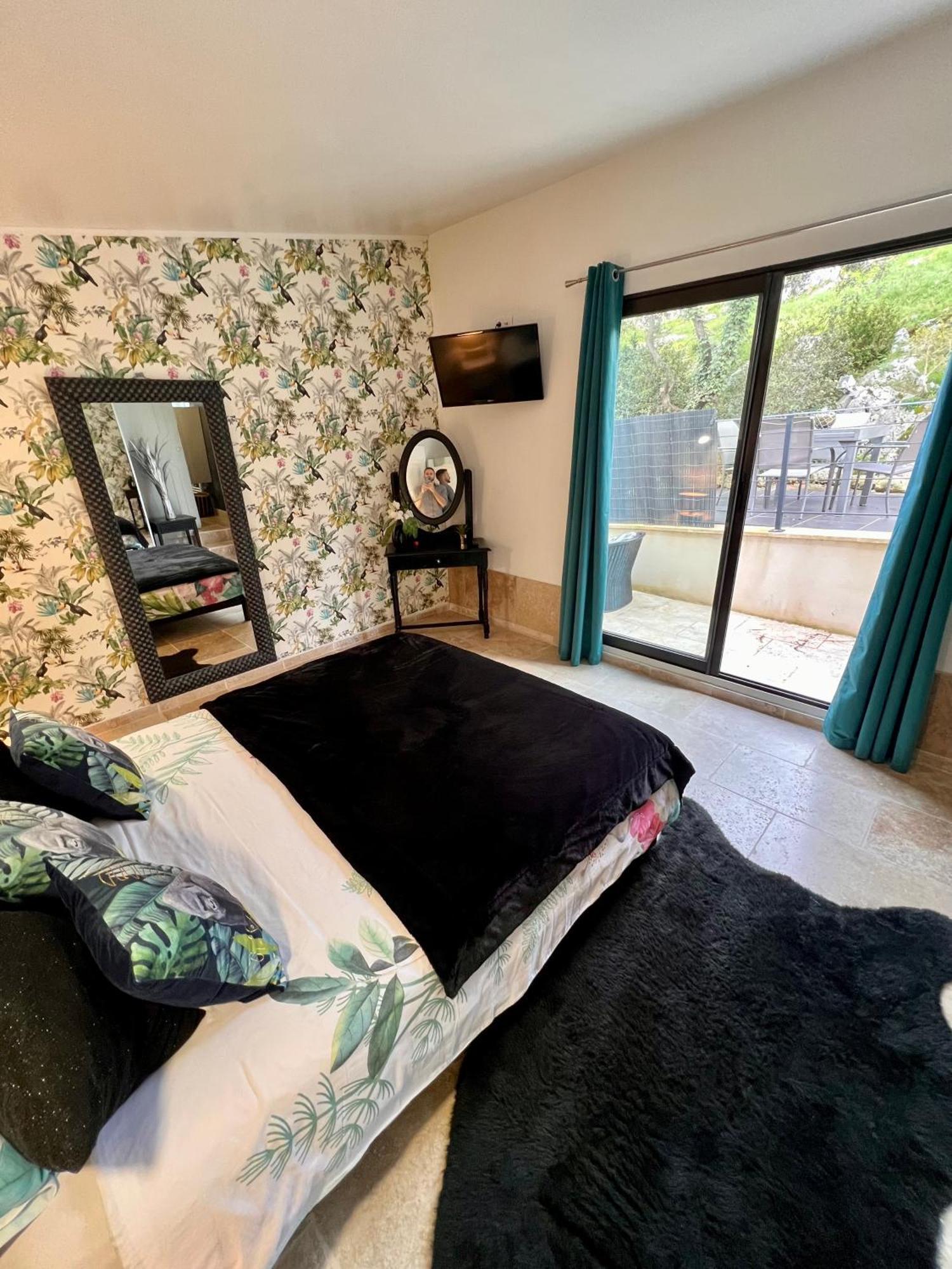Gite Des Estelles "Axel" Avec Espace Jacuzzi Cavaillon Esterno foto