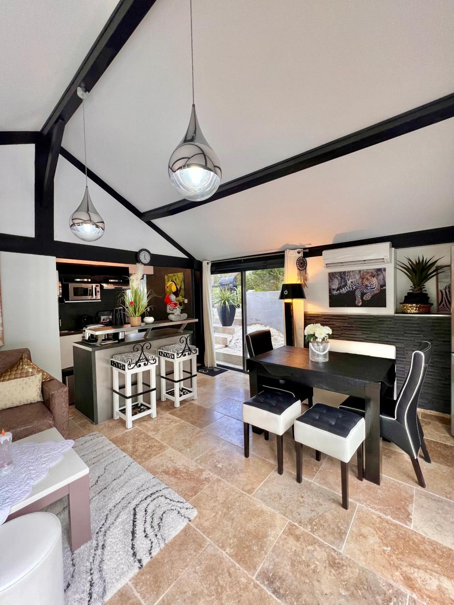 Gite Des Estelles "Axel" Avec Espace Jacuzzi Cavaillon Esterno foto